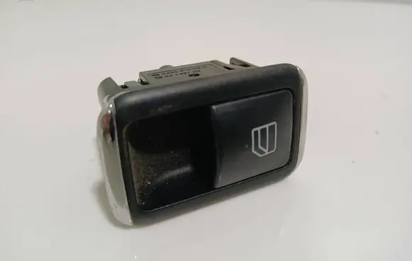 Mercedes-Benz C W204 Electric window control switch A2048700451 03139100