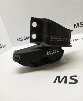 Engine mount bracket