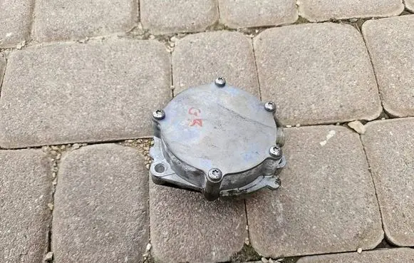 Opel Grandland X Vacuum pump 9812133880