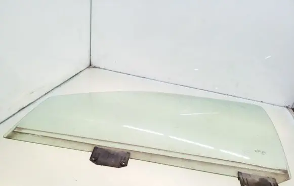 Ford Scorpio Front door window glass four-door AS2