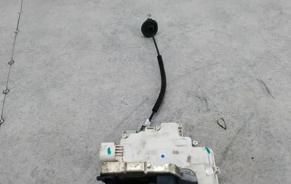 Audi A4 S4 B8 8K Rear door lock 8K0839015