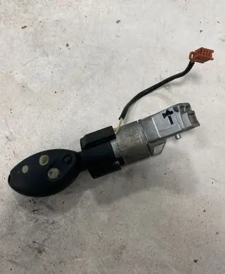 Peugeot 307 Ignition lock 9648445180