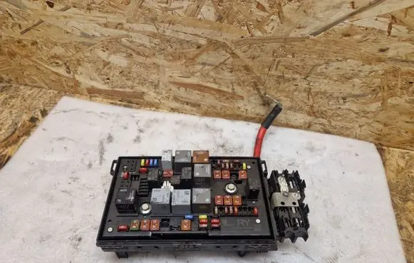 Opel Astra J Fuse box set 13343767 1110088AC 2014300000000001