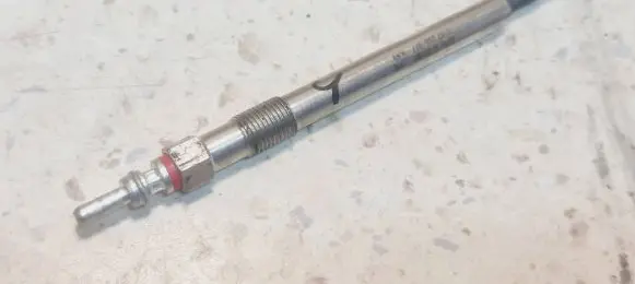 Opel Astra J Glow plug 0100266077