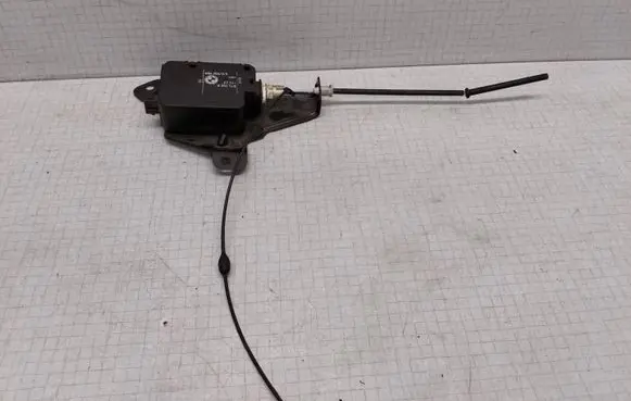 BMW 5 E39 Central locking motor 8352168 40620433
