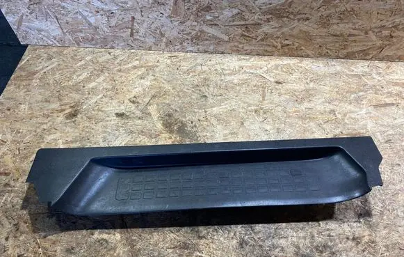 Opel Vivaro Rear sill trim cover 9808681377