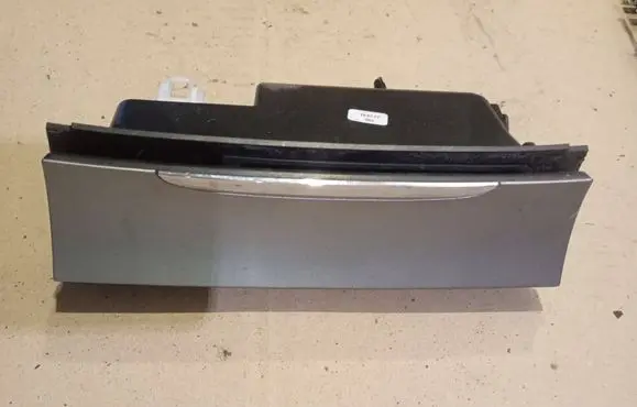 Volkswagen PASSAT B6 Car ashtray 3C0863284A 3C0857961