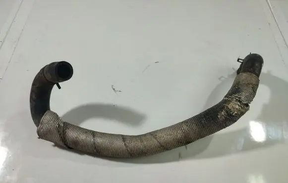 Engine coolant pipe/hose