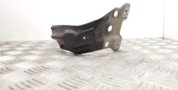 Volkswagen Eos Fender mounting bracket 1Q0821136B