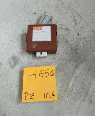 Toyota Corolla Verso E110 Door central lock control unit/module 8974112210