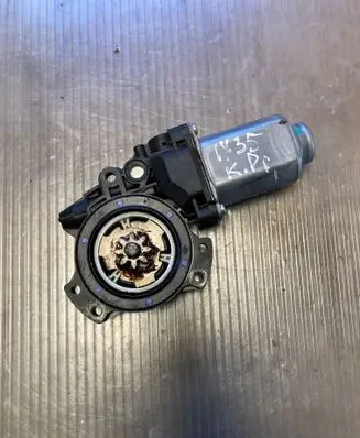Hyundai ix35 Front door window regulator motor 402391B 2391 100710
