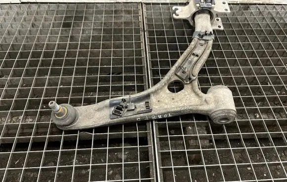 Mercedes-Benz CLA C117 X117 W117 Front lower control arm/wishbone A2465463080