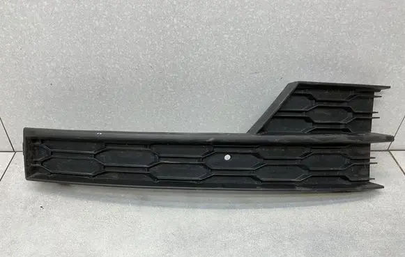 Skoda Octavia Mk3 (5E) Front bumper lower grill 5E0807682F