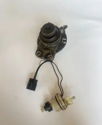 Mitsubishi L200 Fuel filter housing J1336006