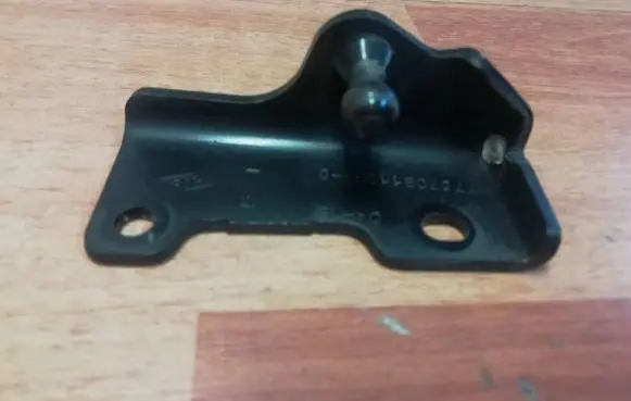 Renault Espace V (RFC) Shock absorber/damper mounting bracket 776708119R 776701815R