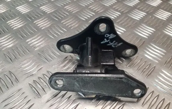 Mercedes-Benz ML W164 Front door lower hinge 