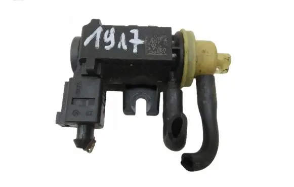 Volkswagen PASSAT B8 Turbo solenoid valve 04L131051F