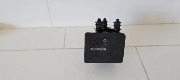 Volkswagen Golf V ABS Pump 1K0907379AC 00005305H0 10096003593