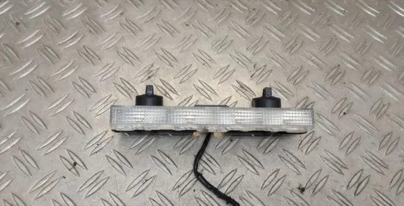 Toyota Urban Cruiser (XP110) Third/center stoplight