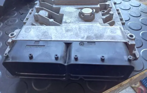 Porsche Macan (95B) Engine control unit/module 06K907425J 5WA1803002