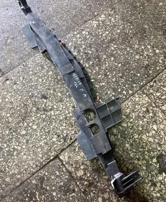 Opel Meriva B Radiator mount bracket 13334028