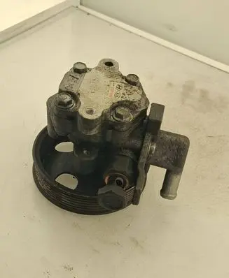Hyundai Tucson JM Power steering pump 571002E200 6429F151