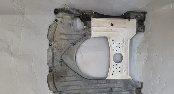 Chrysler Pacifica Engine splash shield/under tray 68429316AA