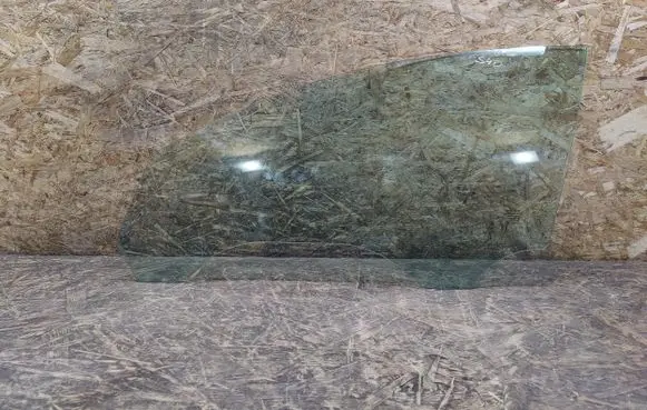 Volvo S40 Front door window glass four-door
