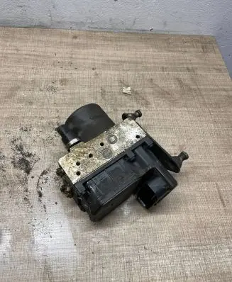 Mercedes-Benz Vito Viano W639 ABS Pump A0004466689