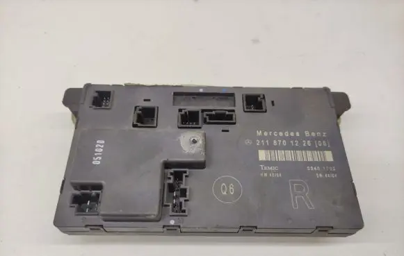 Mercedes-Benz E W211 Door control unit/module 2118701226