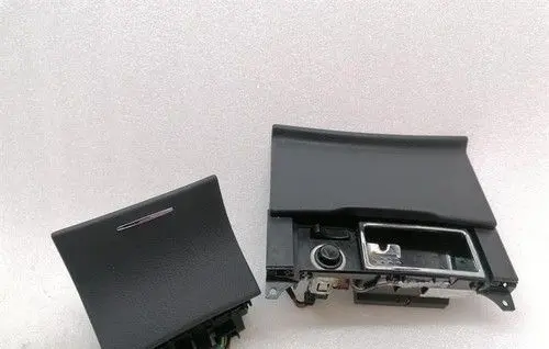 Mercedes-Benz S W221 Car ashtray A2216802550