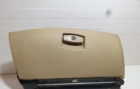 BMW 5 E60 E61 Glove box 7034080 121451