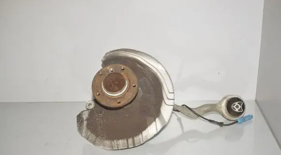 Front wheel hub