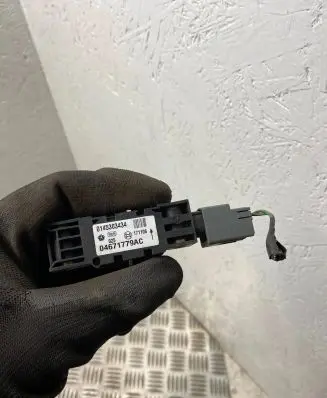 Jeep Grand Cherokee (WK) Airbag deployment crash/impact sensor 04671779AC 0145303434