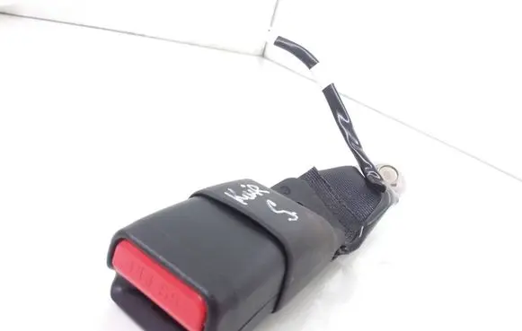 Nissan Pulsar Rear seatbelt buckle 2084135
