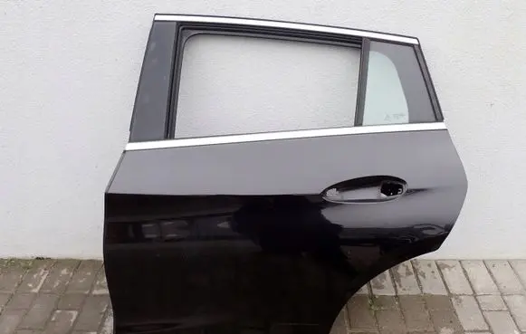 Infiniti Q30 Rear door GAC