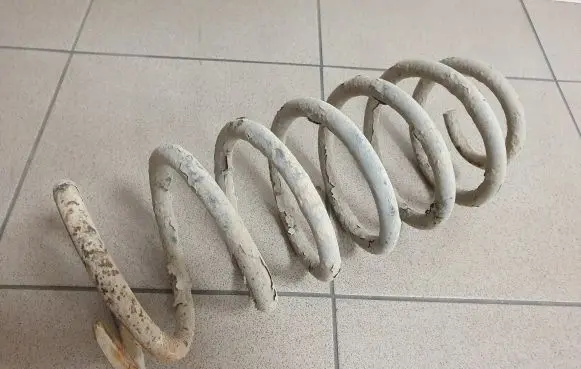 Toyota Land Cruiser (HDJ90) Rear coil spring