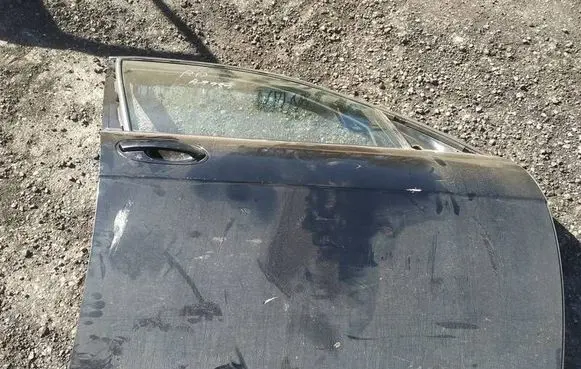 BMW 7 E65 E66 Front door juodos