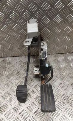 Renault Clio III Pedal assembly 8200297342