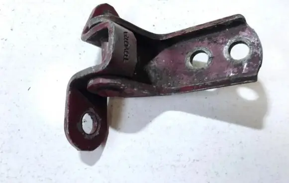 Toyota Corolla Verso E110 Front door upper hinge