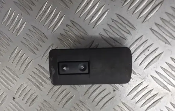 Opel Vectra C Quarter vent window switch 13203022