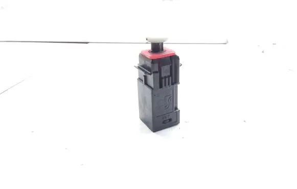 Opel Corsa D Brake pedal sensor switch 55701395 869619858