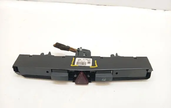 Opel Astra H Hazard light switch 13100105