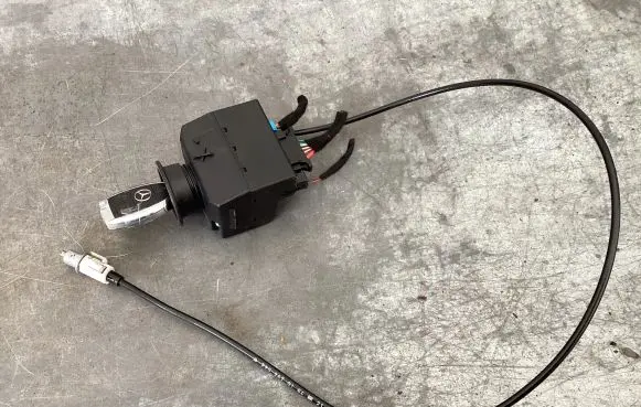 Mercedes-Benz E W211 Ignition lock 2115450808 33002204 9000673660206156
