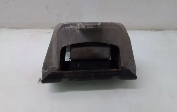 Volkswagen New Beetle Engine mount bracket