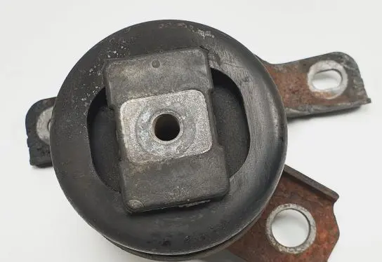 Volvo XC70 Engine mount vacuum valve 