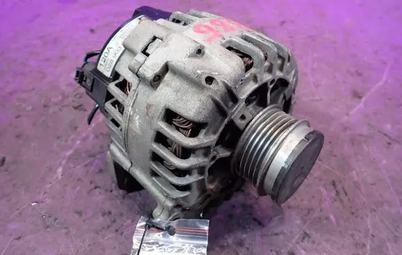 Audi A4 S4 B5 8D Generator/alternator 