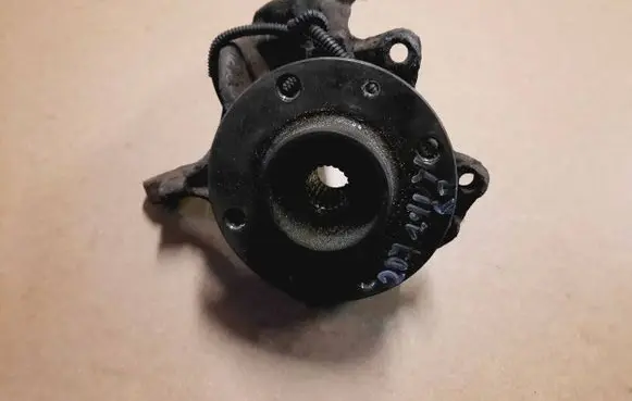 Peugeot 207 Front wheel hub spindle knuckle