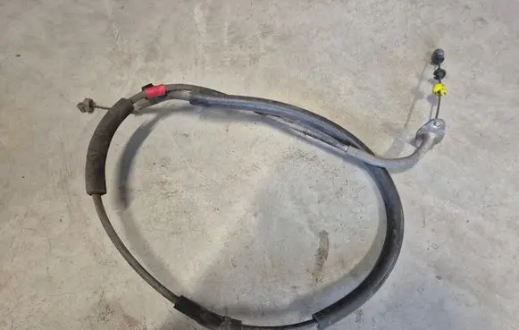 Mitsubishi L200 Throttle cable 