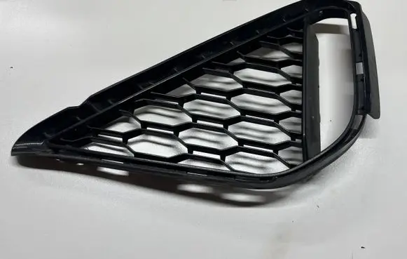 BMW X2 F39 Front bumper lower grill 7606908